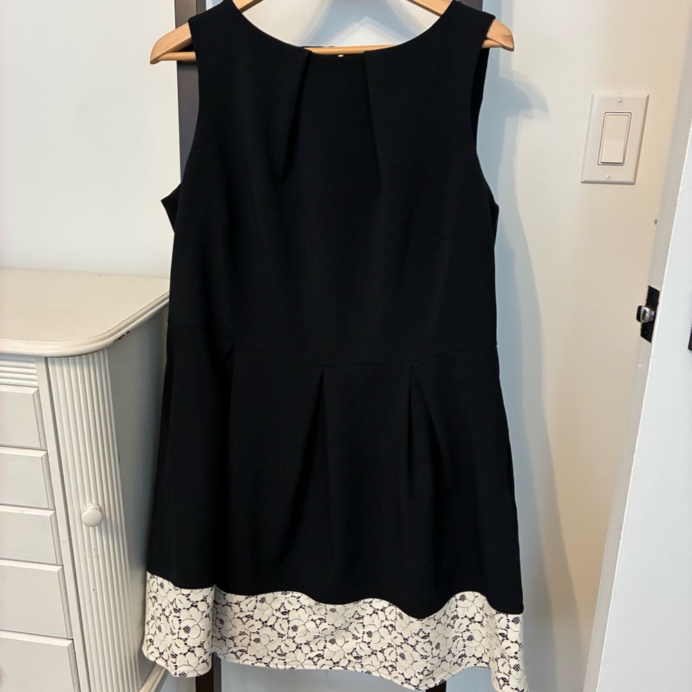 Closet Curves Black Dress with White Lace Trim. Pleated and has pockets. Size 16